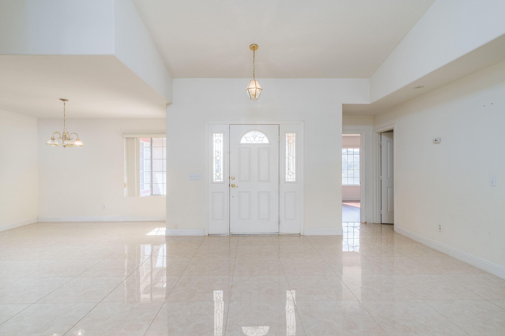 Real estate photograph of 12541 Highline Dr, Apple Valley