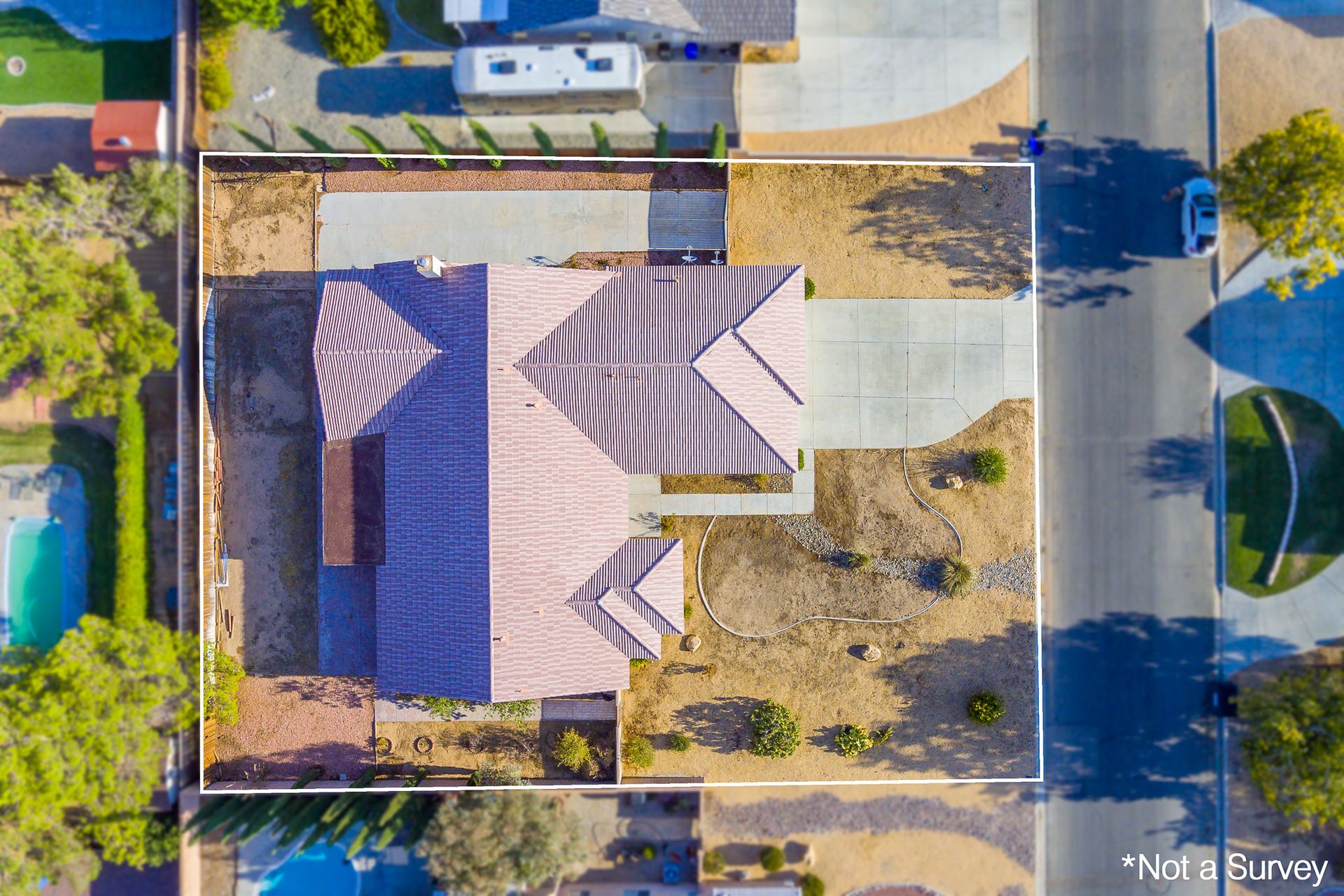 Real estate photograph 3 of 12541 Highline Dr, Apple Valley