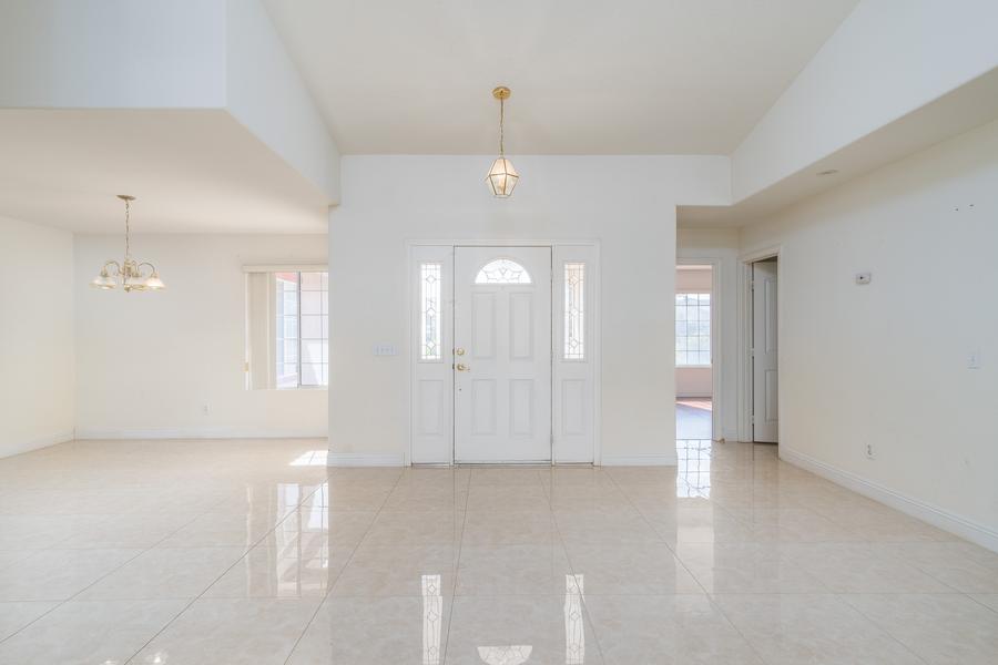 12541 Highline Dr, Apple Valley