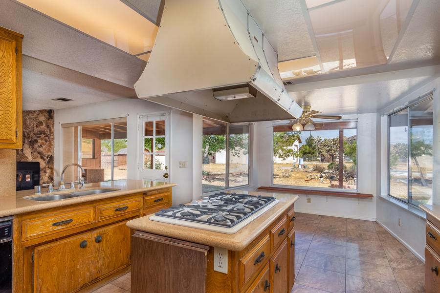 14300 Flathead Rd., Apple Valley