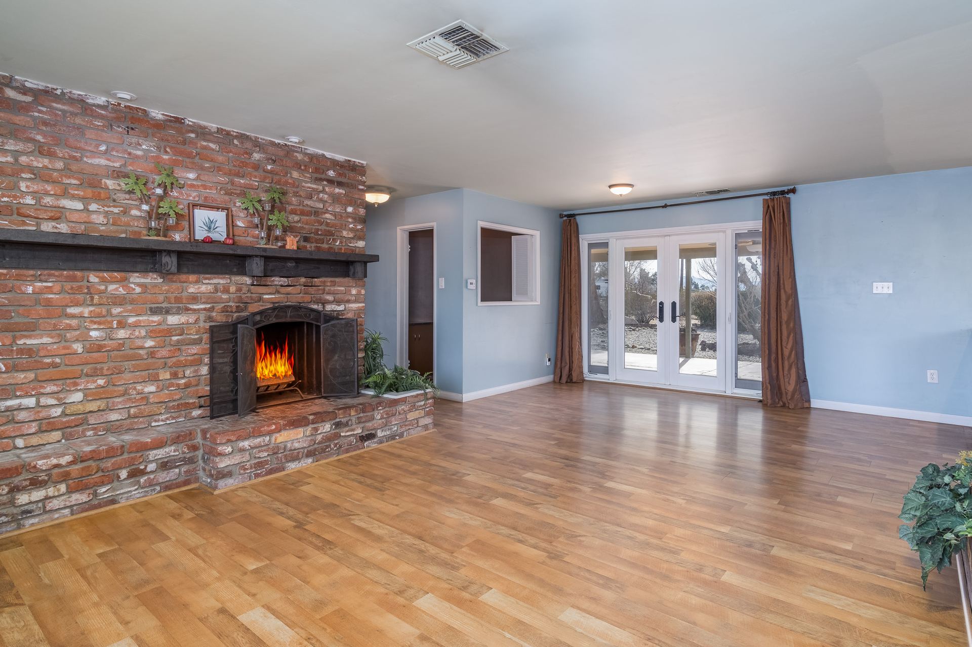 Real estate photograph of 14867 Chapae Ln., Apple Valley