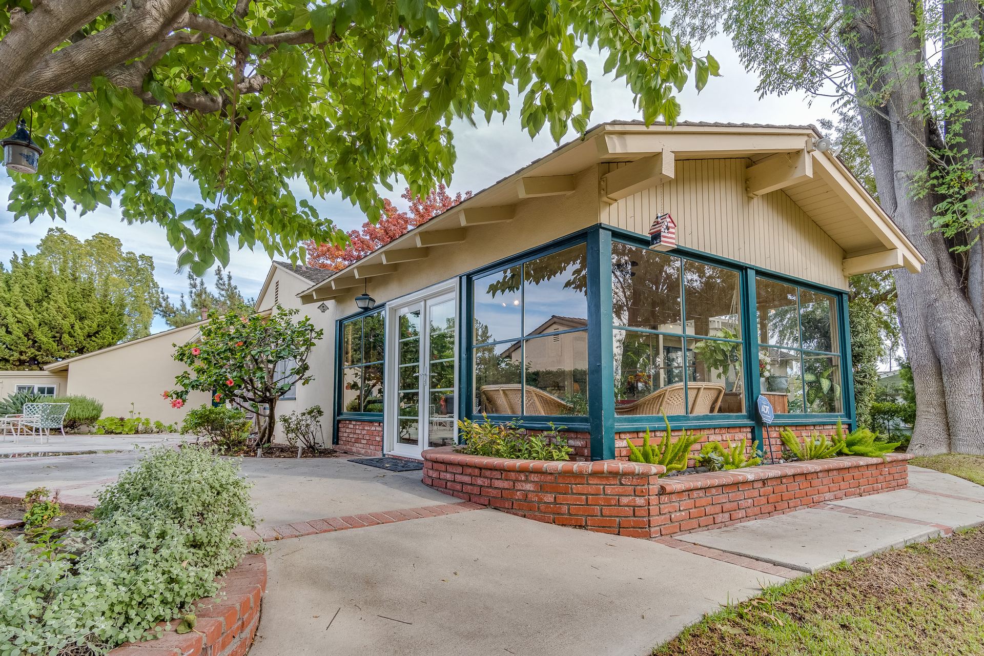 Real estate photograph 3 of 1525 Avolencia Dr., Fullerton
