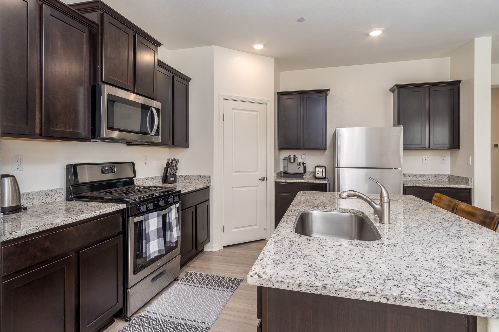 Real estate photograph of 16827 Desert Star St., Victorville