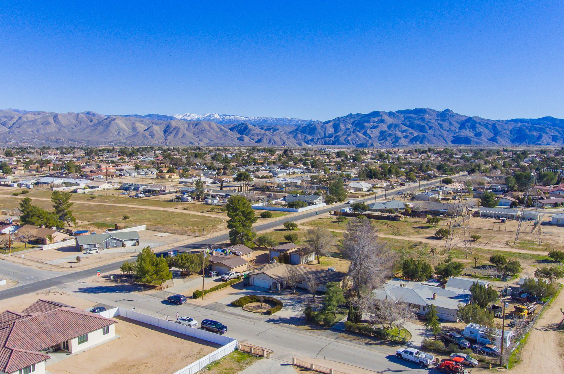Real estate photograph 2 of 17185 Redding St., Hesperia