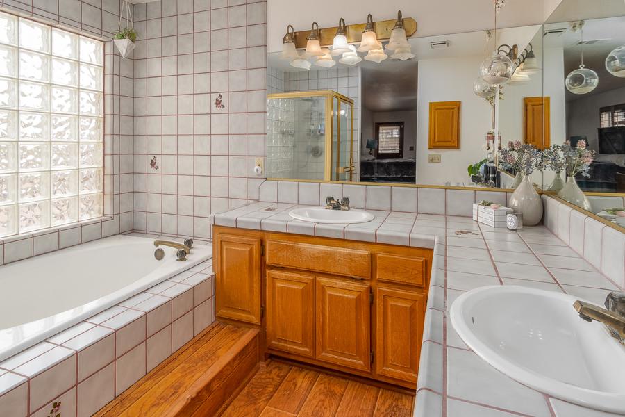 19319 Symeron Rd., Apple Valley