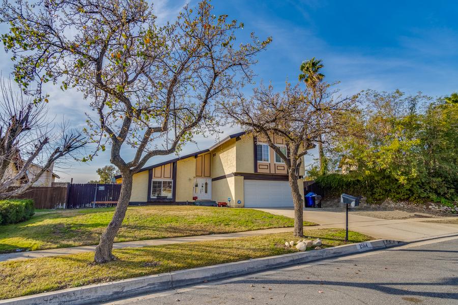 2564 N. Beechwood Ave., Rialto