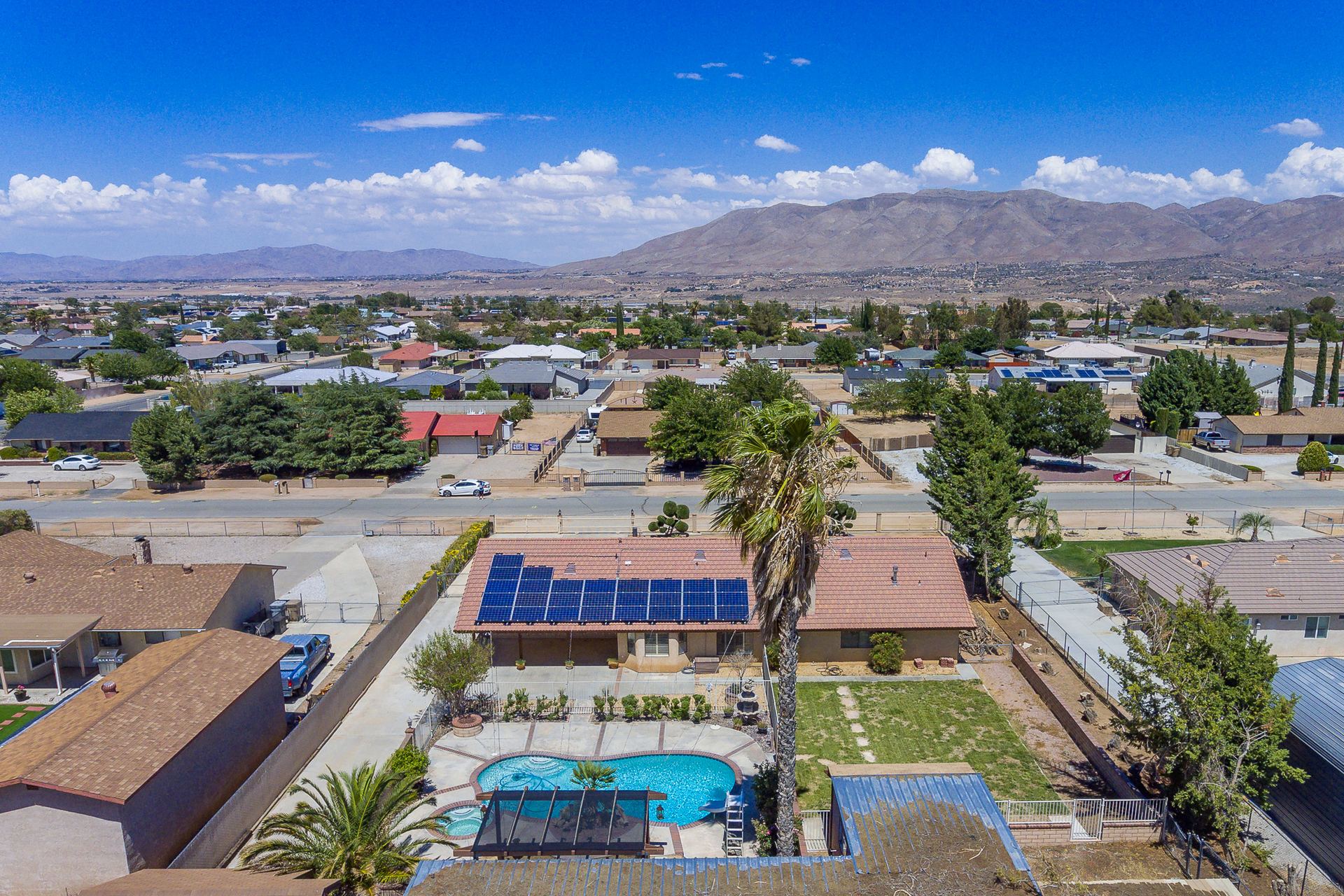 Real estate photograph 2 of 7480 Madera Ave