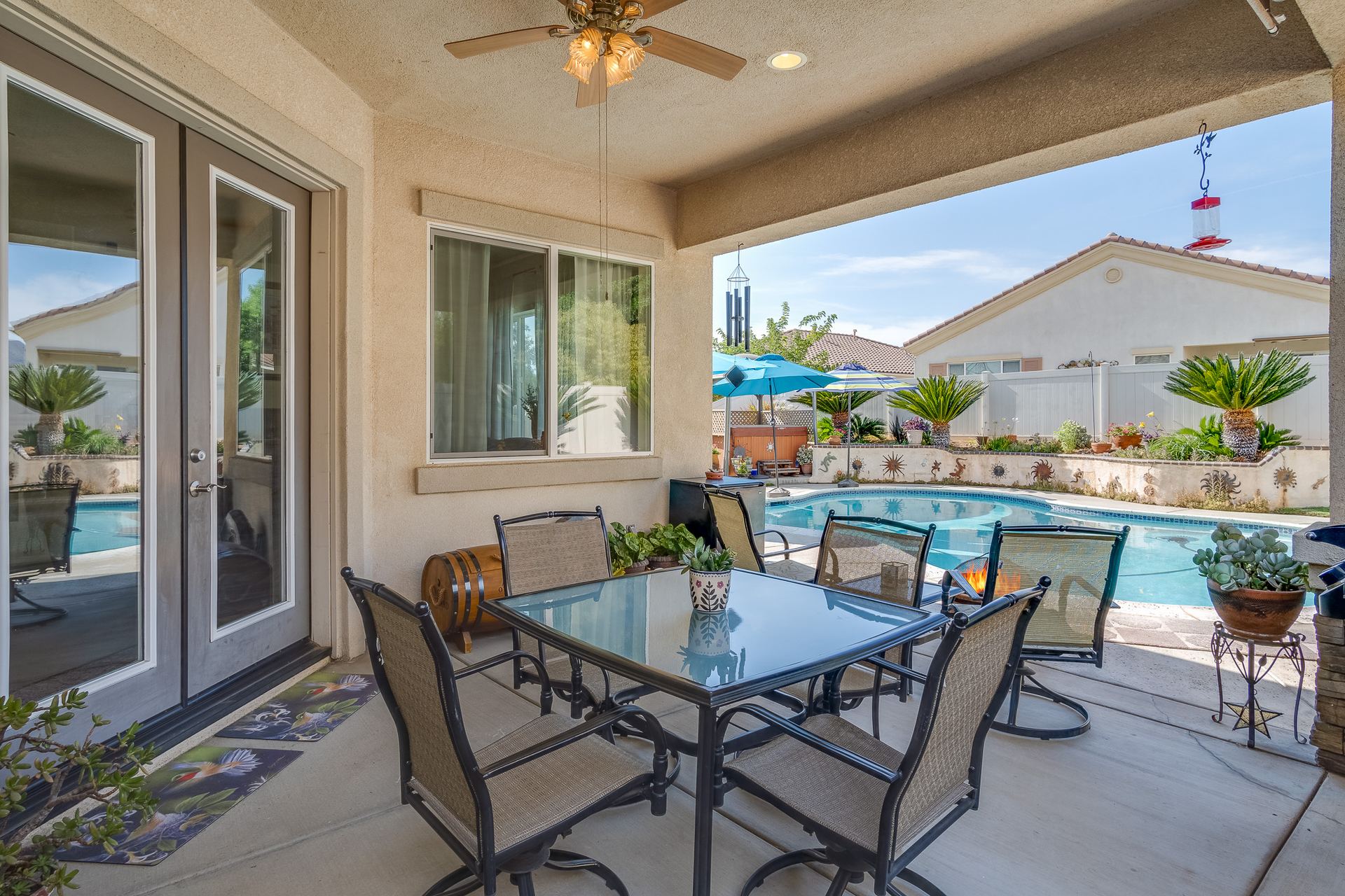 Real estate photograph 2 of 968 Avenal Way, Beaumont